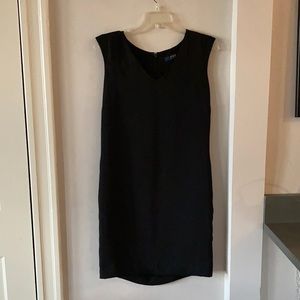 Polo sleeveless cap-shoulder v-neck shift dress